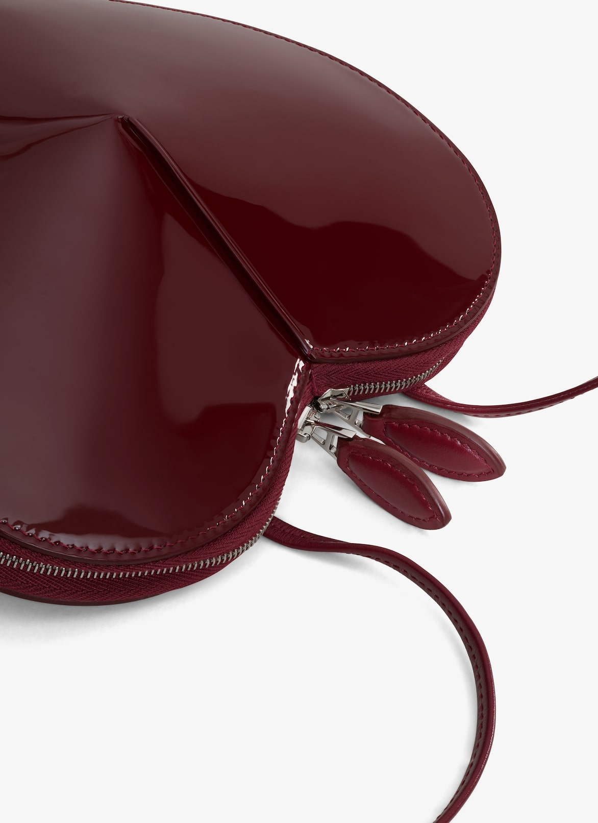 LE CŒUR BAG IN CALFSKIN ALAÏA GARNET RED LE CŒUR BAG IN CALFSKIN